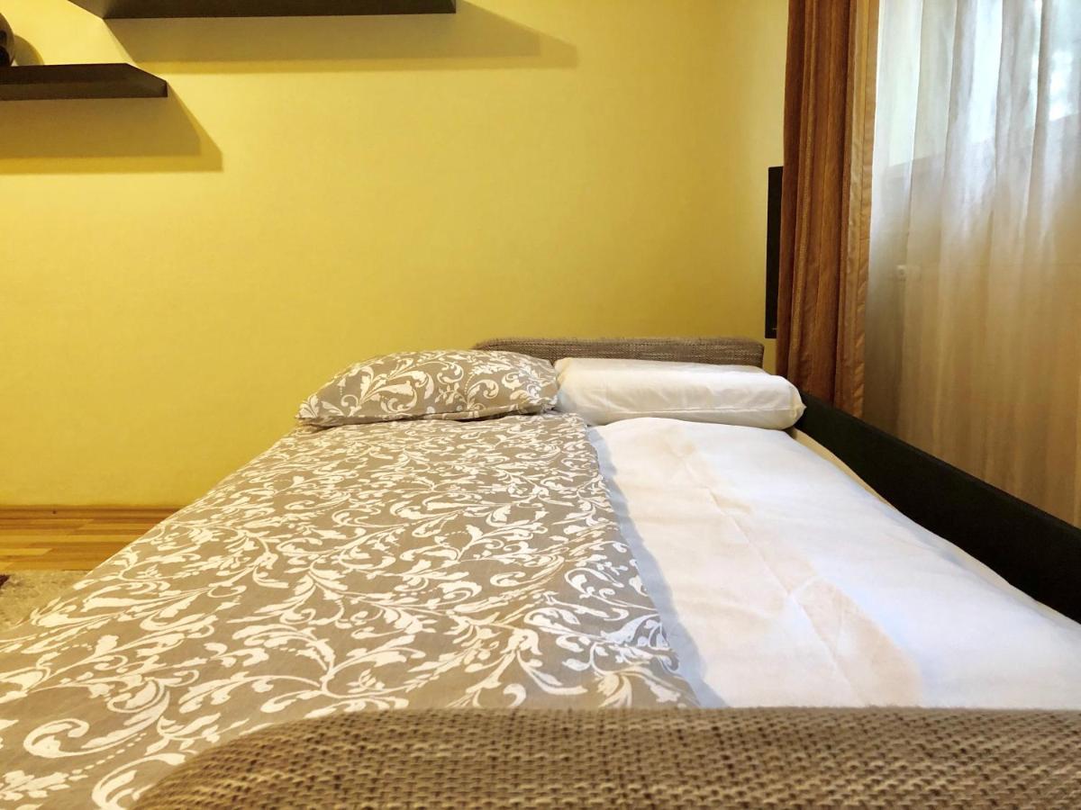 Cozy And Clean Apartment, Near National Arena Bukarest Exteriör bild