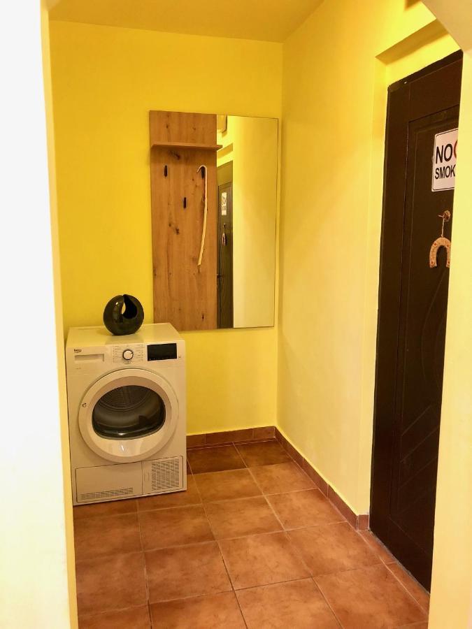 Cozy And Clean Apartment, Near National Arena Bukarest Exteriör bild