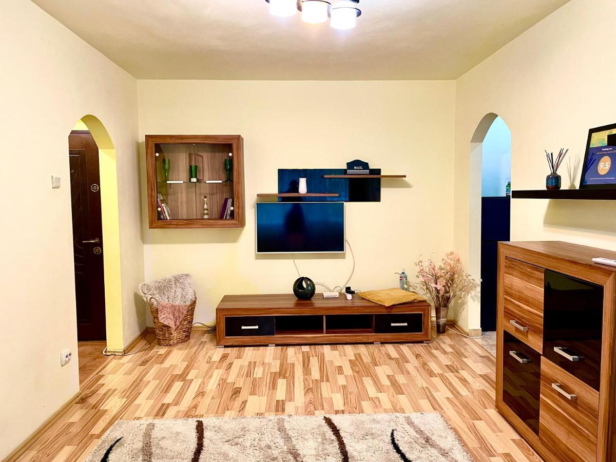Cozy And Clean Apartment, Near National Arena Bukarest Exteriör bild
